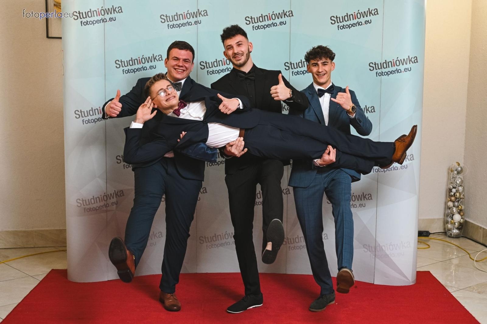 Zdjęcie w galerii na portalu naszraciborz.pl: Studniówka Budowlanki i Gastronomika na bis! [FOTO] wiadomości z regionu