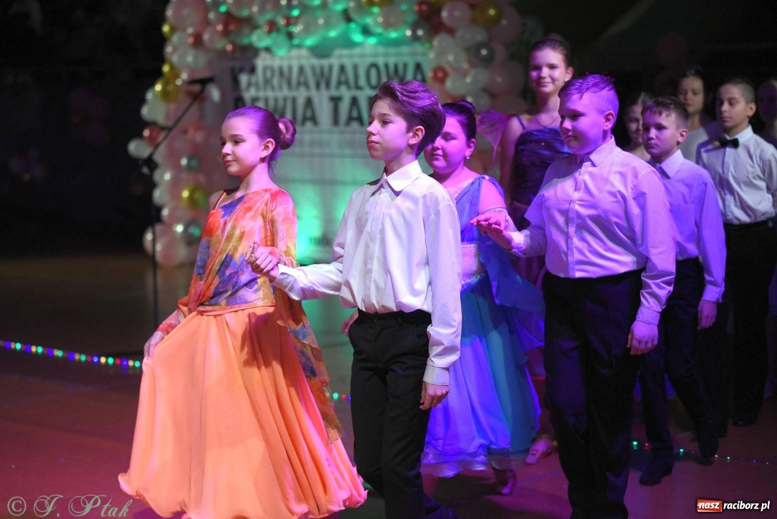 Zdjęcie w galerii na portalu naszraciborz.pl: XVI Karnawałowa Rewia Tańca w Raciborzu - dzień drugi [FOTO i WIDEO] wiadomości z regionu