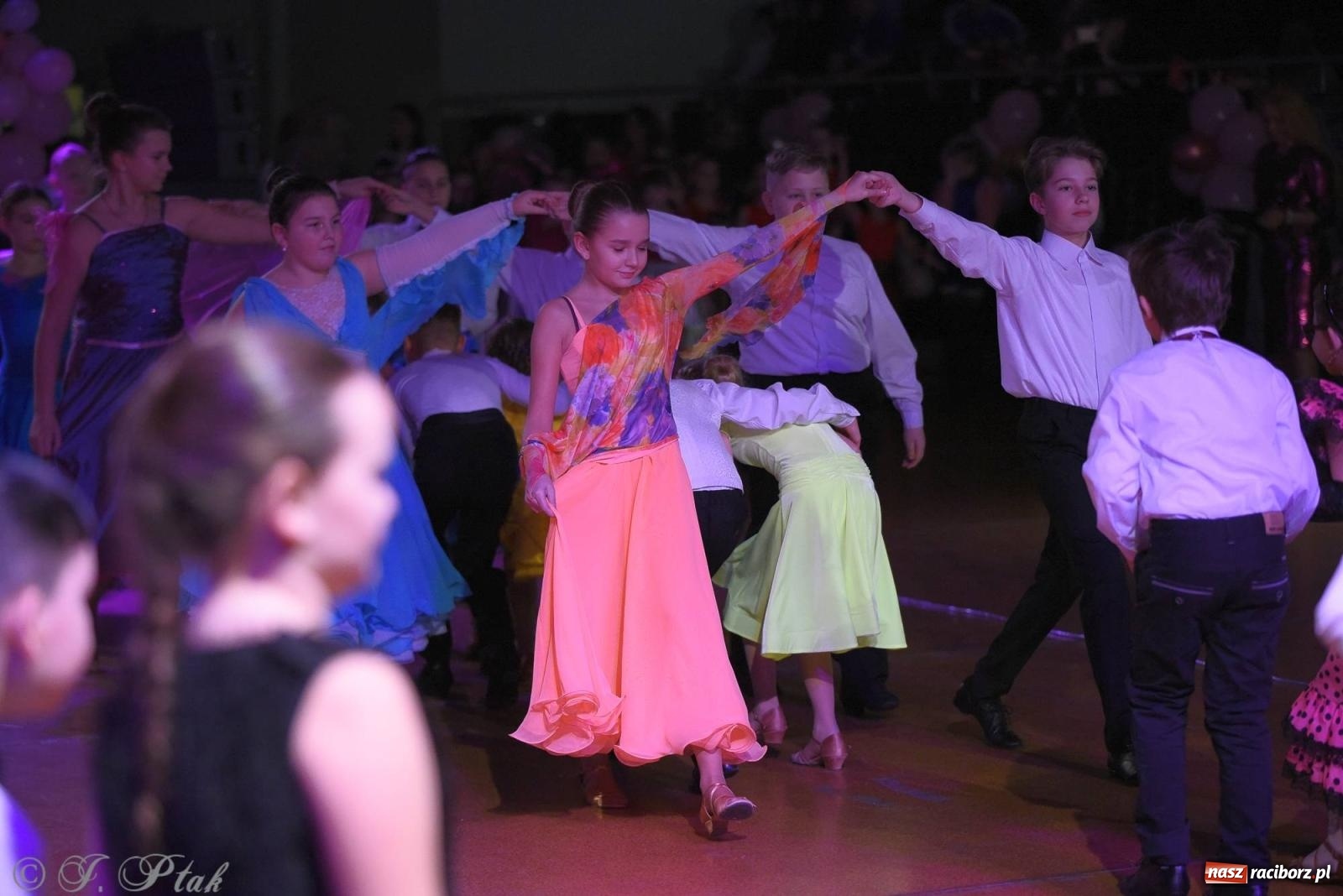 Zdjęcie w galerii na portalu naszraciborz.pl: XVI Karnawałowa Rewia Tańca w Raciborzu - dzień drugi [FOTO i WIDEO] wiadomości z regionu
