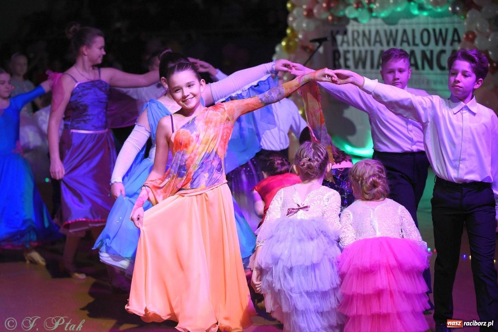 Zdjęcie w galerii na portalu naszraciborz.pl: XVI Karnawałowa Rewia Tańca w Raciborzu - dzień drugi [FOTO i WIDEO] wiadomości z regionu
