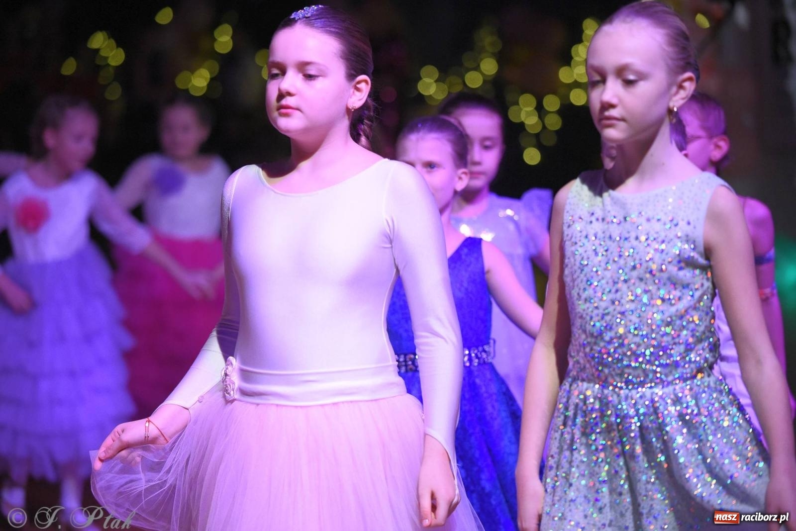 Zdjęcie w galerii na portalu naszraciborz.pl: XVI Karnawałowa Rewia Tańca w Raciborzu - dzień drugi [FOTO i WIDEO] wiadomości z regionu