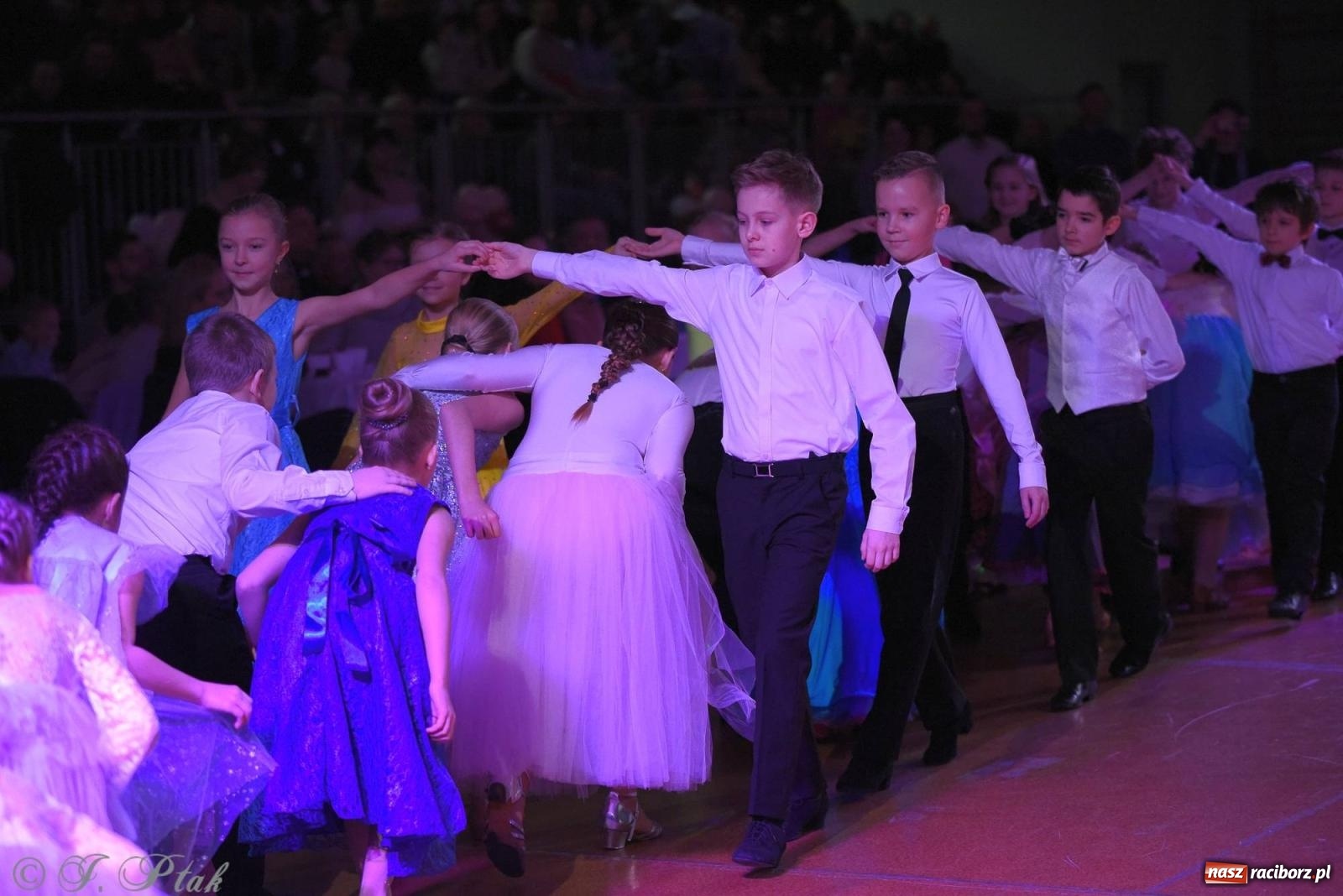 Zdjęcie w galerii na portalu naszraciborz.pl: XVI Karnawałowa Rewia Tańca w Raciborzu - dzień drugi [FOTO i WIDEO] wiadomości z regionu