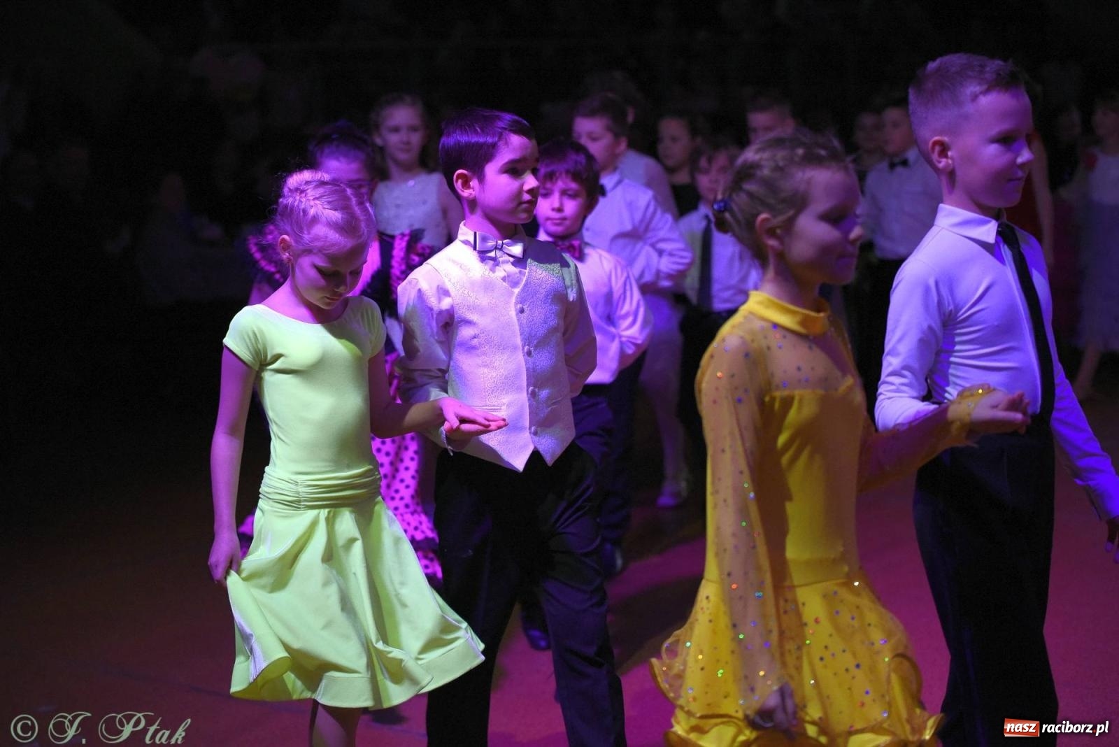 Zdjęcie w galerii na portalu naszraciborz.pl: XVI Karnawałowa Rewia Tańca w Raciborzu - dzień drugi [FOTO i WIDEO] wiadomości z regionu