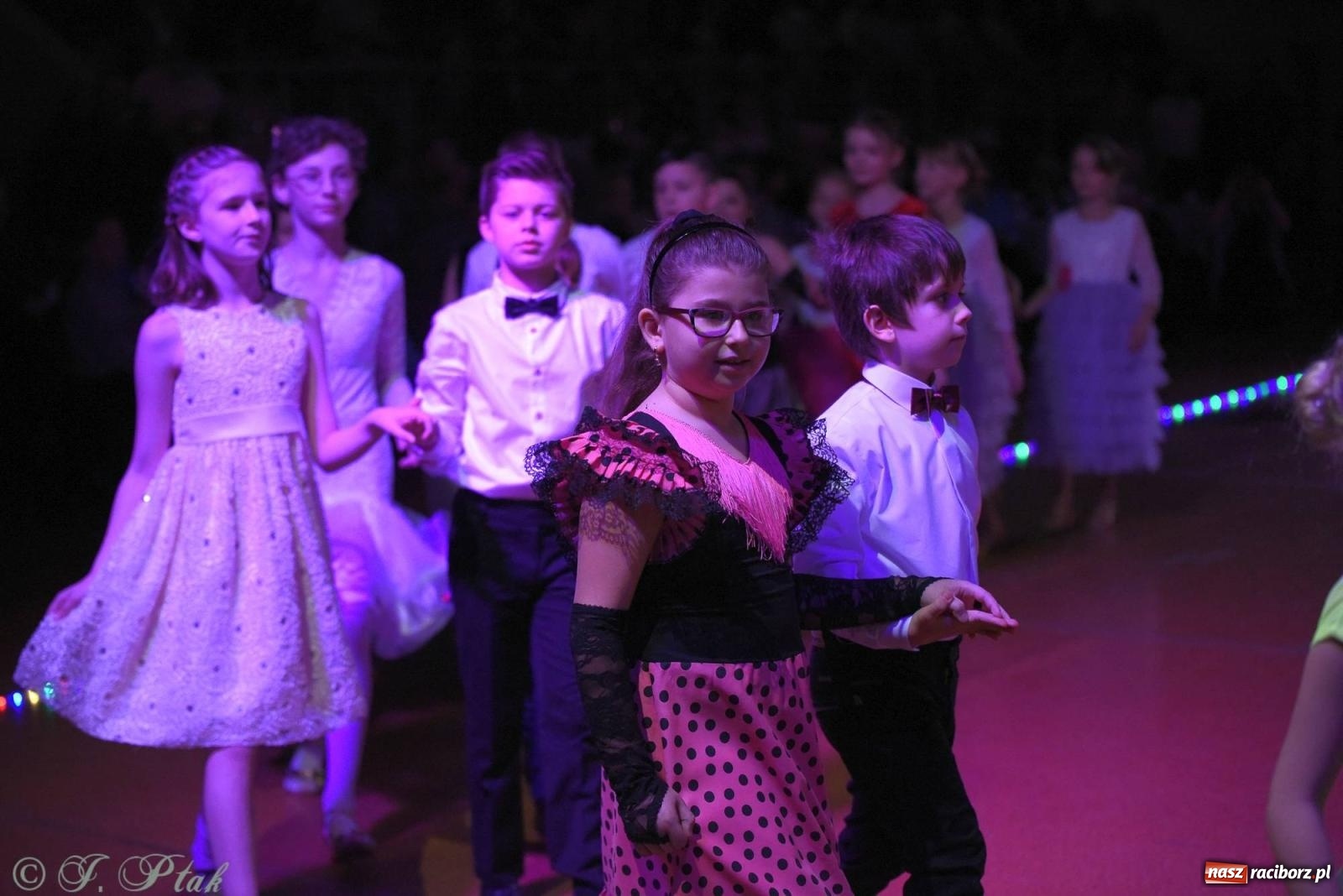 Zdjęcie w galerii na portalu naszraciborz.pl: XVI Karnawałowa Rewia Tańca w Raciborzu - dzień drugi [FOTO i WIDEO] wiadomości z regionu