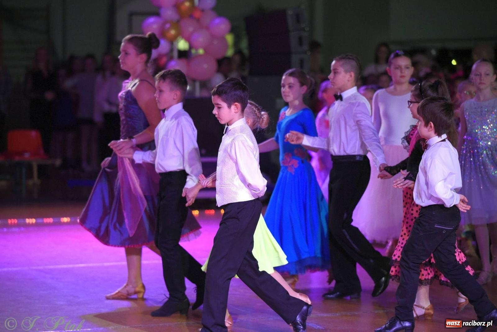 Zdjęcie w galerii na portalu naszraciborz.pl: XVI Karnawałowa Rewia Tańca w Raciborzu - dzień drugi [FOTO i WIDEO] wiadomości z regionu