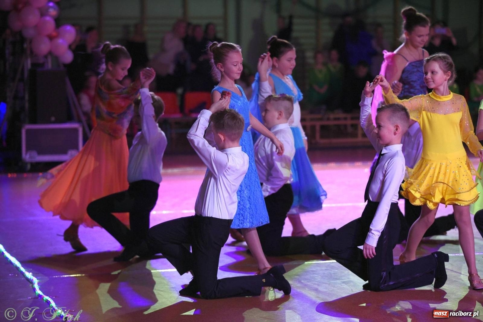 Zdjęcie w galerii na portalu naszraciborz.pl: XVI Karnawałowa Rewia Tańca w Raciborzu - dzień drugi [FOTO i WIDEO] wiadomości z regionu