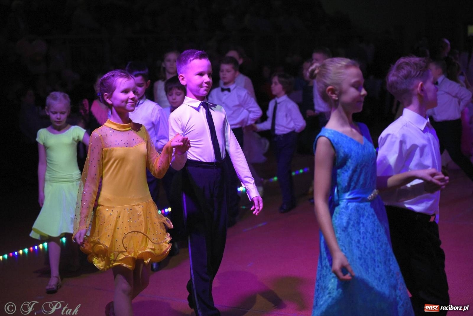 Zdjęcie w galerii na portalu naszraciborz.pl: XVI Karnawałowa Rewia Tańca w Raciborzu - dzień drugi [FOTO i WIDEO] wiadomości z regionu