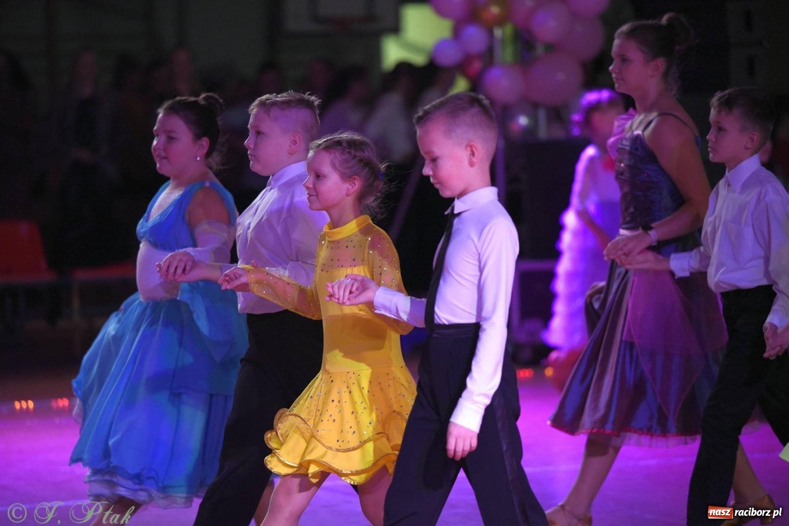 Zdjęcie w galerii na portalu naszraciborz.pl: XVI Karnawałowa Rewia Tańca w Raciborzu - dzień drugi [FOTO i WIDEO] wiadomości z regionu
