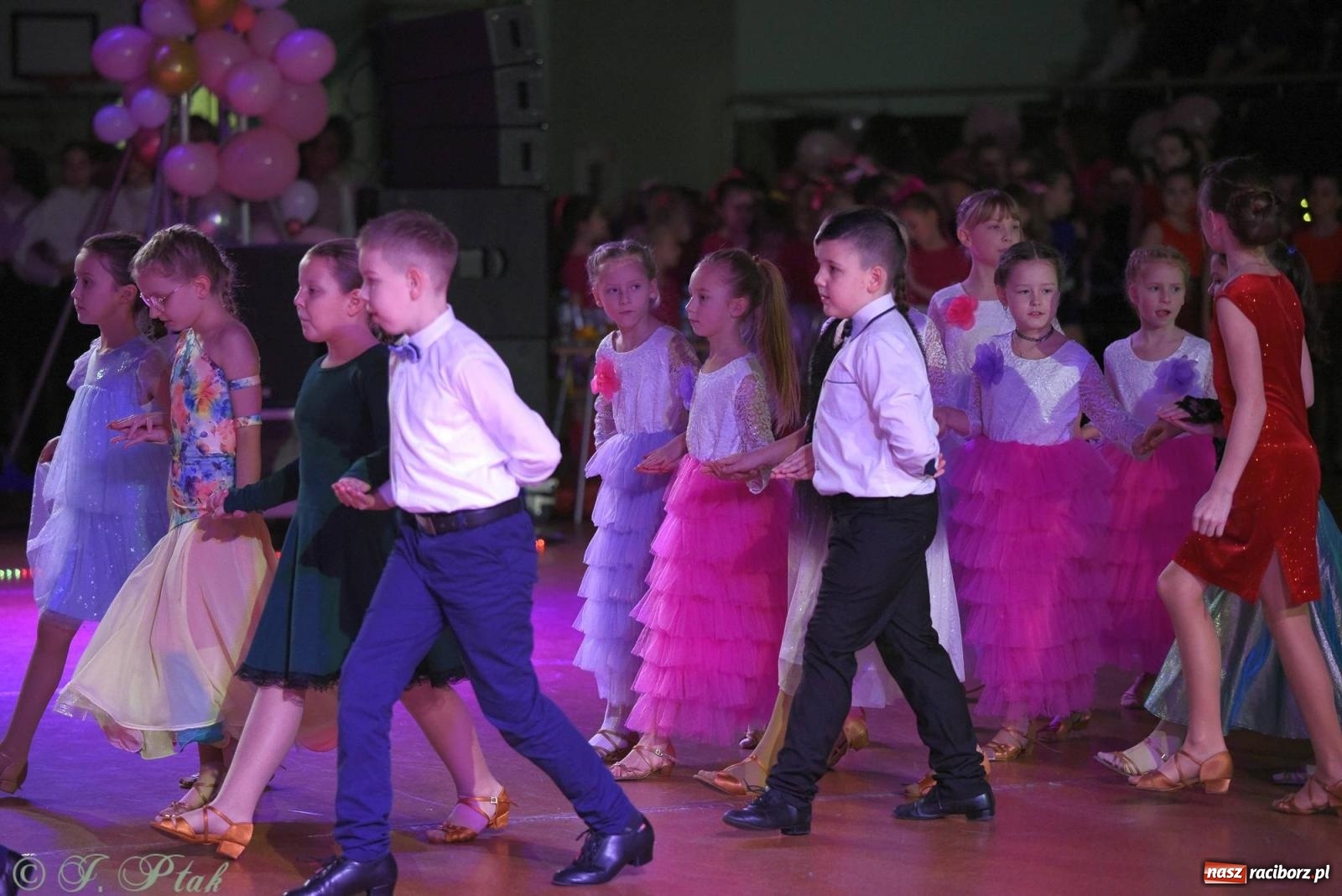 Zdjęcie w galerii na portalu naszraciborz.pl: XVI Karnawałowa Rewia Tańca w Raciborzu - dzień drugi [FOTO i WIDEO] wiadomości z regionu