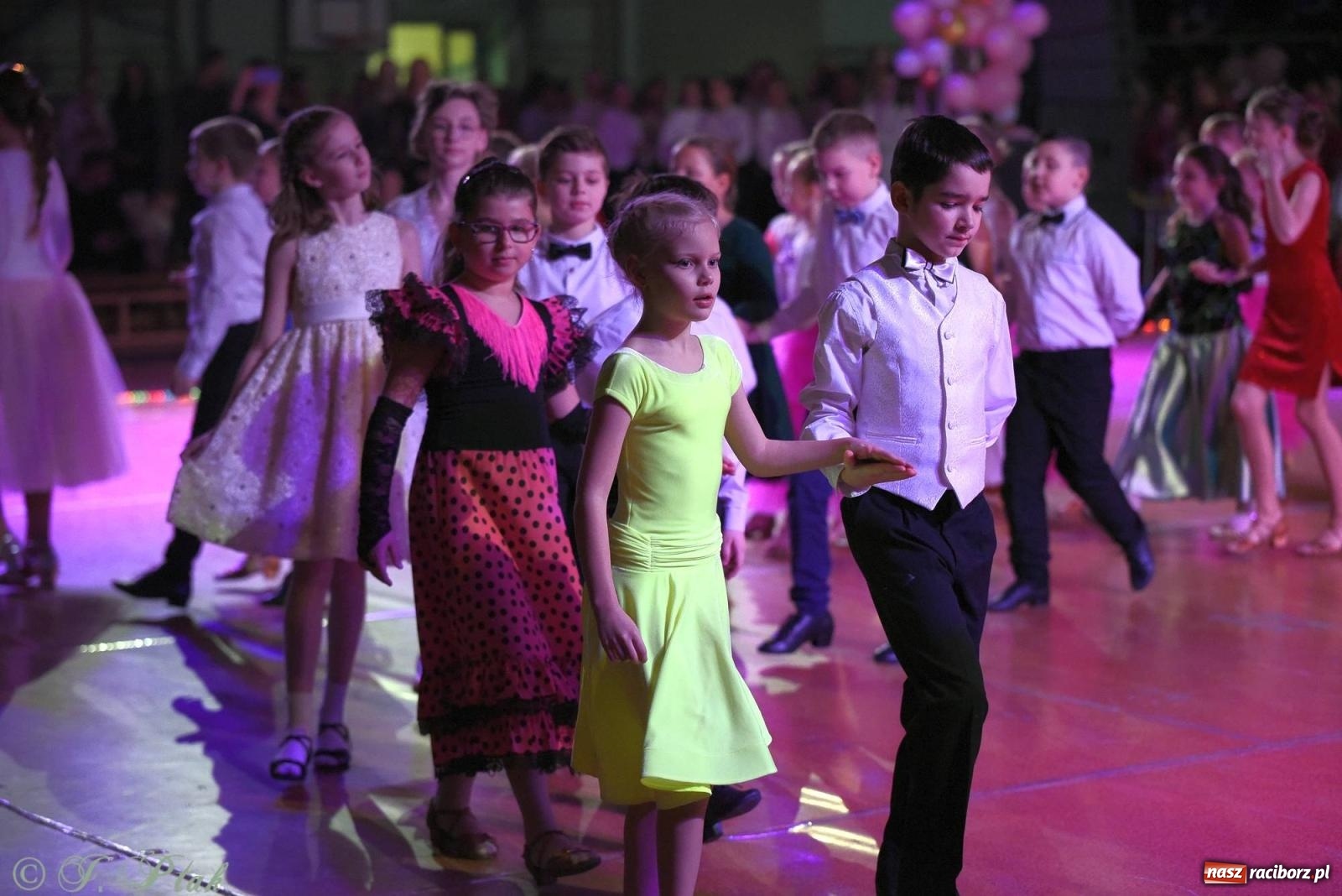 Zdjęcie w galerii na portalu naszraciborz.pl: XVI Karnawałowa Rewia Tańca w Raciborzu - dzień drugi [FOTO i WIDEO] wiadomości z regionu