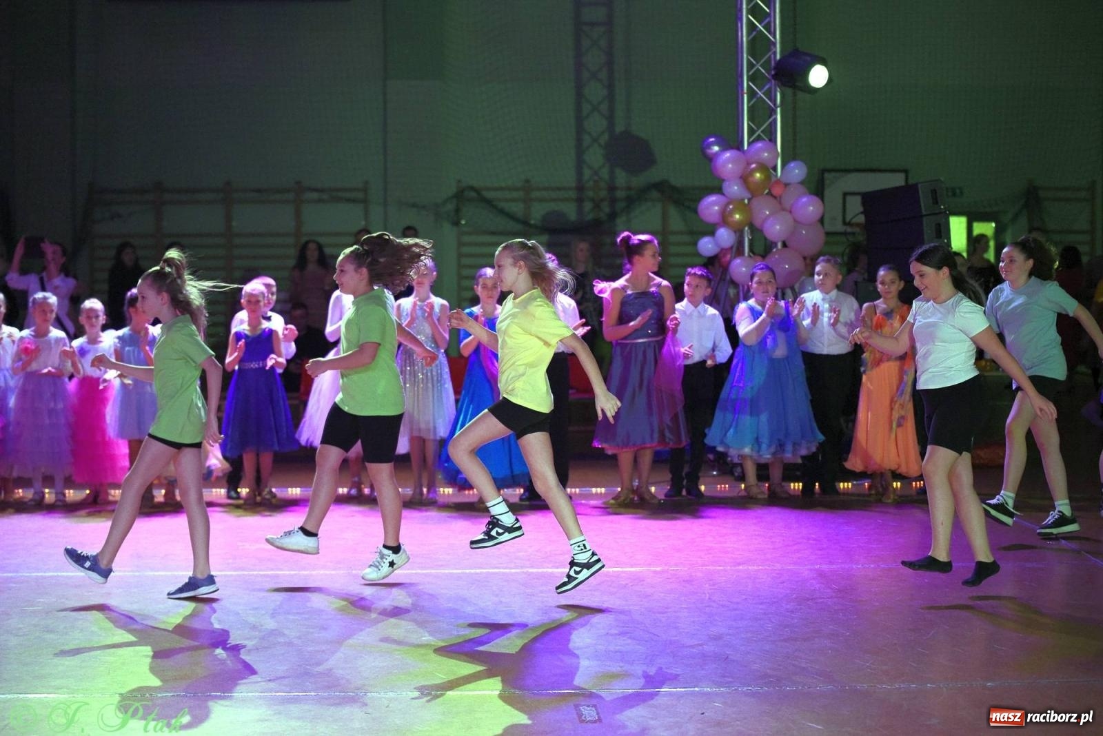 Zdjęcie w galerii na portalu naszraciborz.pl: XVI Karnawałowa Rewia Tańca w Raciborzu - dzień drugi [FOTO i WIDEO] wiadomości z regionu