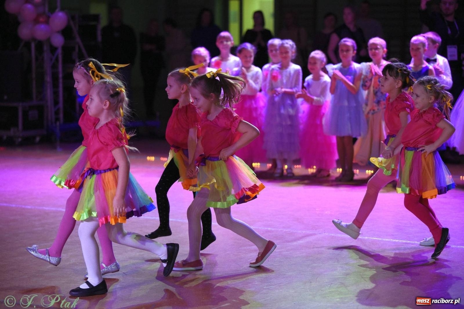 Zdjęcie w galerii na portalu naszraciborz.pl: XVI Karnawałowa Rewia Tańca w Raciborzu - dzień drugi [FOTO i WIDEO] wiadomości z regionu