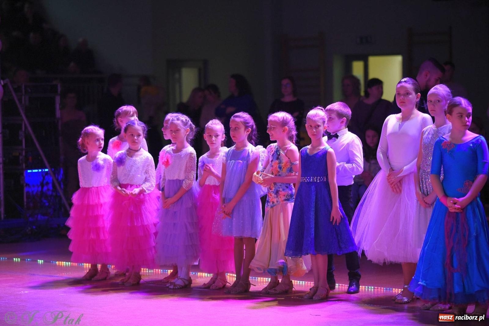 Zdjęcie w galerii na portalu naszraciborz.pl: XVI Karnawałowa Rewia Tańca w Raciborzu - dzień drugi [FOTO i WIDEO] wiadomości z regionu