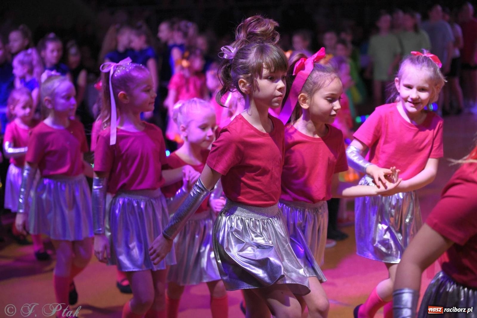 Zdjęcie w galerii na portalu naszraciborz.pl: XVI Karnawałowa Rewia Tańca w Raciborzu - dzień drugi [FOTO i WIDEO] wiadomości z regionu