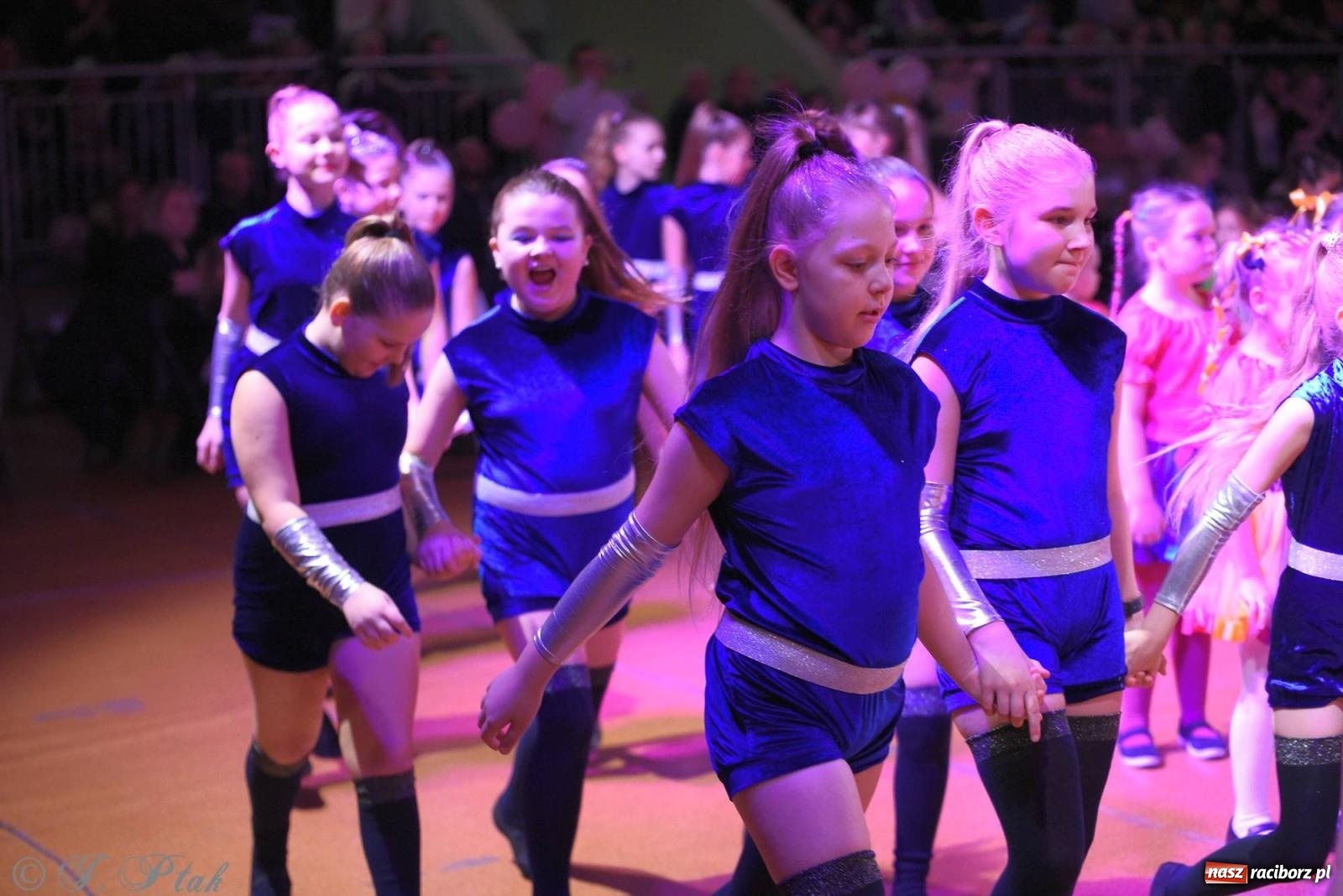 Zdjęcie w galerii na portalu naszraciborz.pl: XVI Karnawałowa Rewia Tańca w Raciborzu - dzień drugi [FOTO i WIDEO] wiadomości z regionu