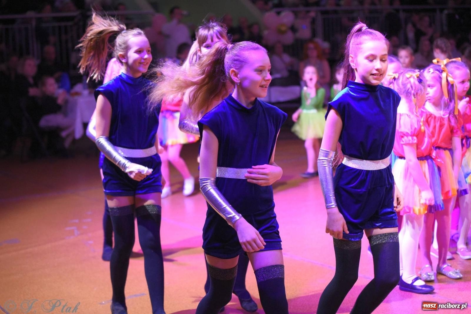 Zdjęcie w galerii na portalu naszraciborz.pl: XVI Karnawałowa Rewia Tańca w Raciborzu - dzień drugi [FOTO i WIDEO] wiadomości z regionu