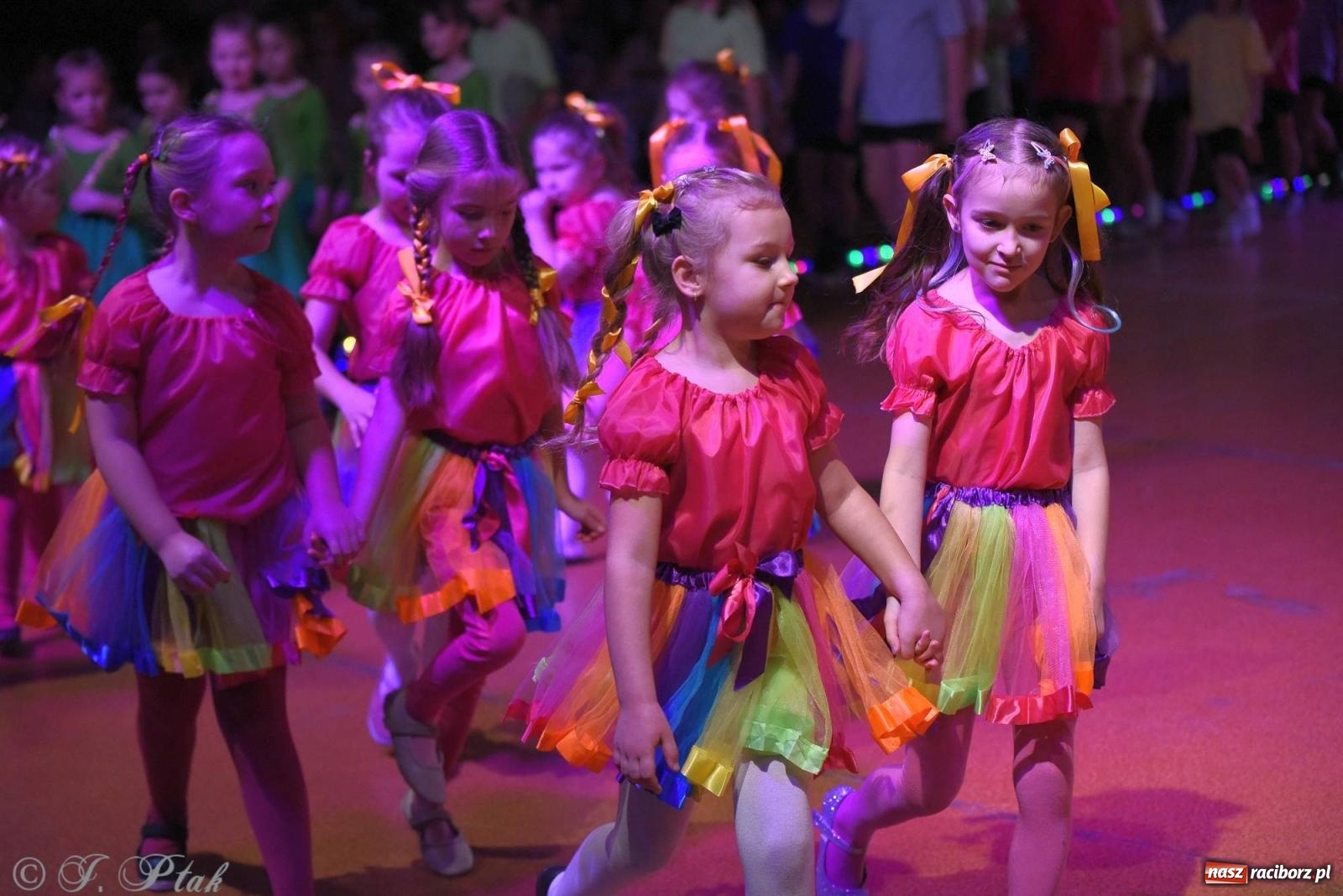 Zdjęcie w galerii na portalu naszraciborz.pl: XVI Karnawałowa Rewia Tańca w Raciborzu - dzień drugi [FOTO i WIDEO] wiadomości z regionu