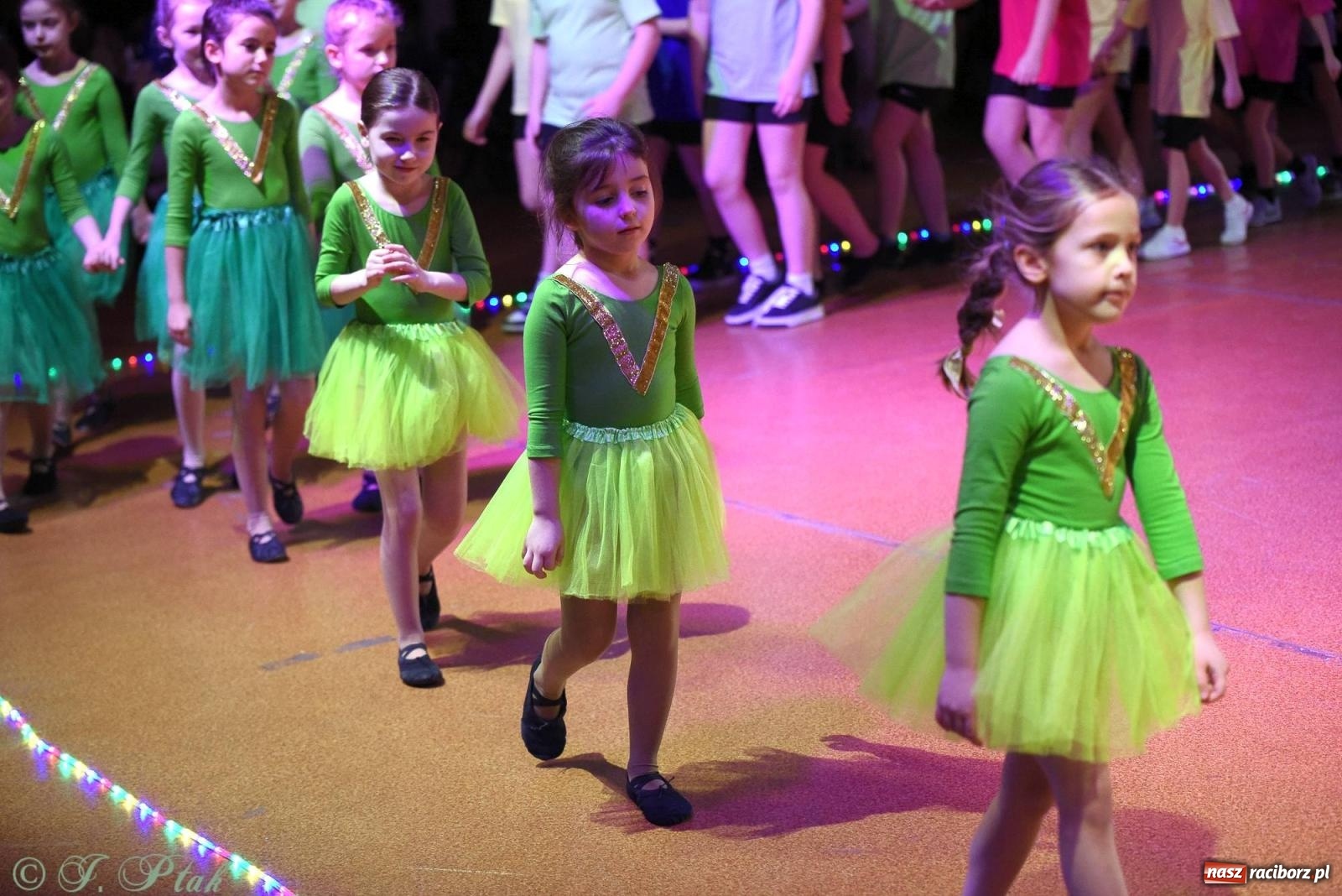Zdjęcie w galerii na portalu naszraciborz.pl: XVI Karnawałowa Rewia Tańca w Raciborzu - dzień drugi [FOTO i WIDEO] wiadomości z regionu