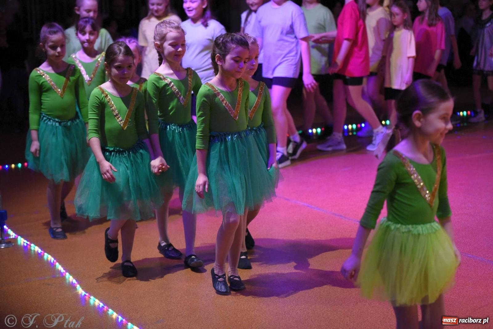 Zdjęcie w galerii na portalu naszraciborz.pl: XVI Karnawałowa Rewia Tańca w Raciborzu - dzień drugi [FOTO i WIDEO] wiadomości z regionu