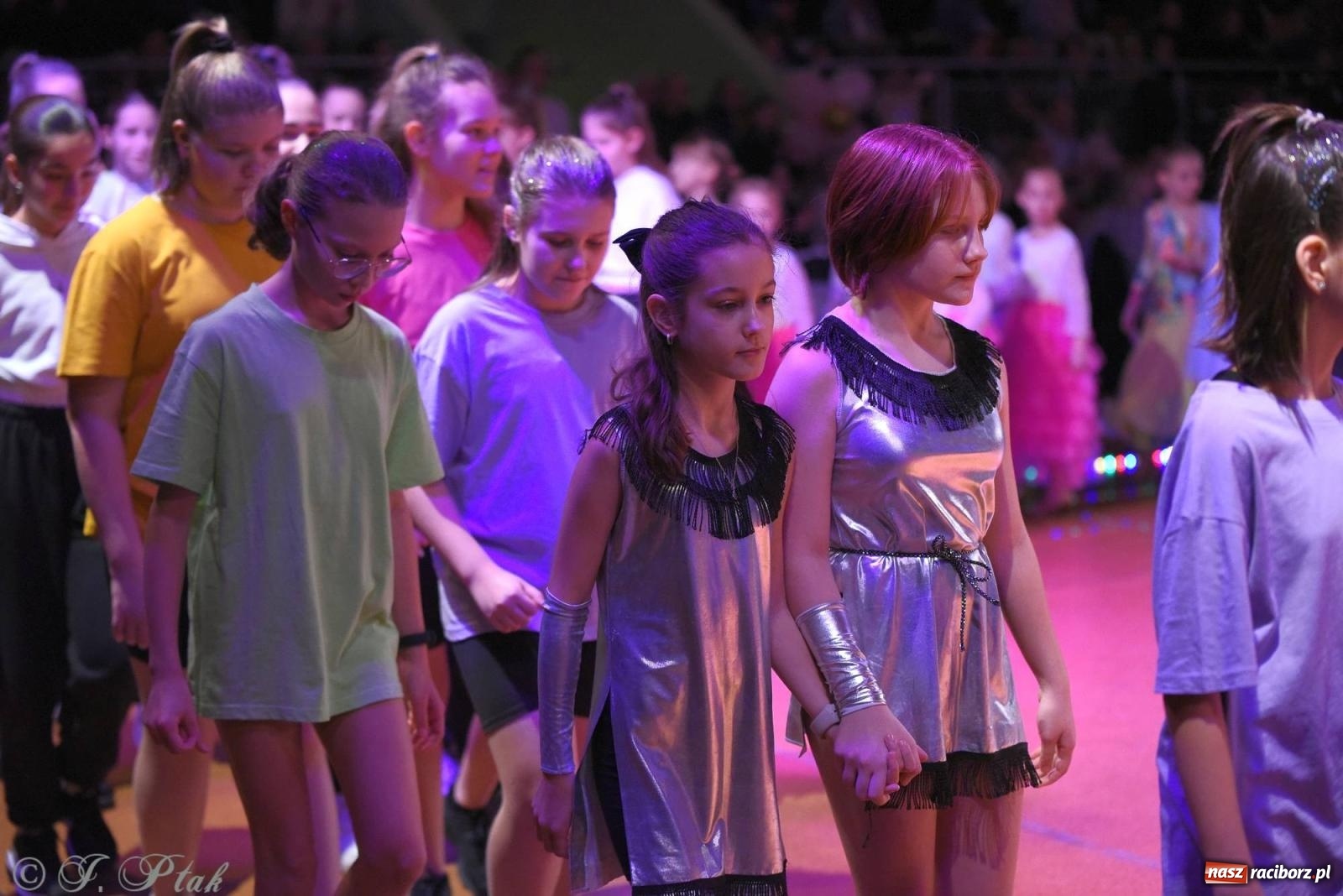 Zdjęcie w galerii na portalu naszraciborz.pl: XVI Karnawałowa Rewia Tańca w Raciborzu - dzień drugi [FOTO i WIDEO] wiadomości z regionu