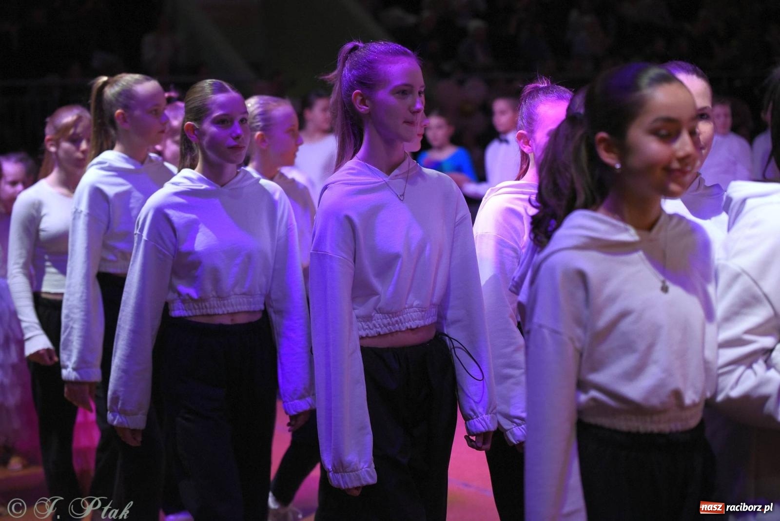 Zdjęcie w galerii na portalu naszraciborz.pl: XVI Karnawałowa Rewia Tańca w Raciborzu - dzień drugi [FOTO i WIDEO] wiadomości z regionu