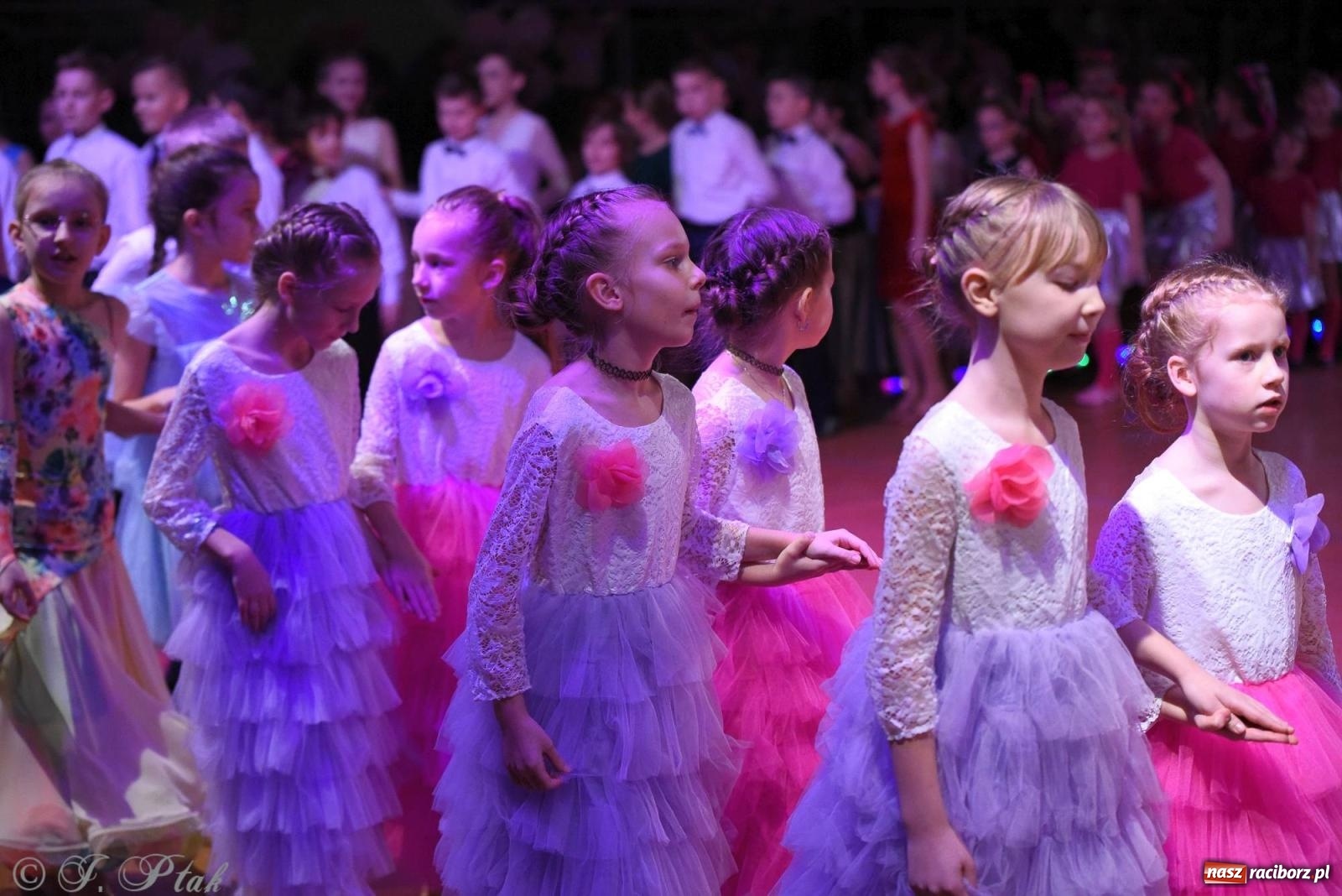Zdjęcie w galerii na portalu naszraciborz.pl: XVI Karnawałowa Rewia Tańca w Raciborzu - dzień drugi [FOTO i WIDEO] wiadomości z regionu