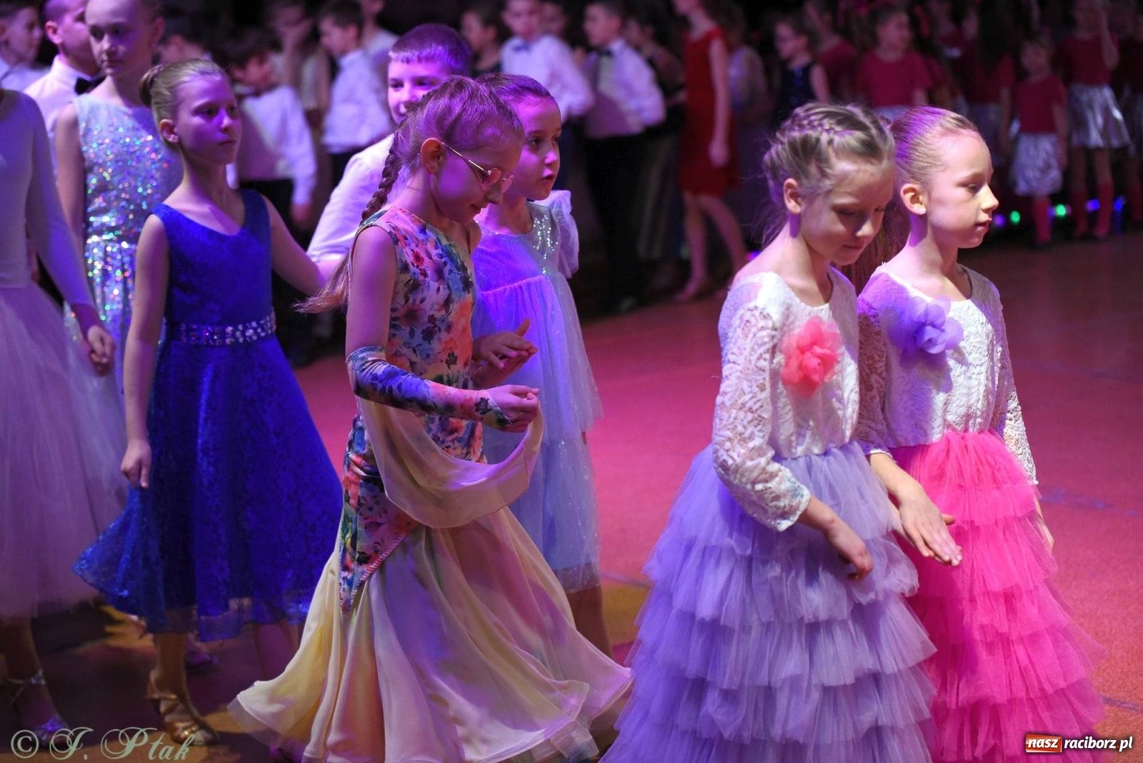 Zdjęcie w galerii na portalu naszraciborz.pl: XVI Karnawałowa Rewia Tańca w Raciborzu - dzień drugi [FOTO i WIDEO] wiadomości z regionu