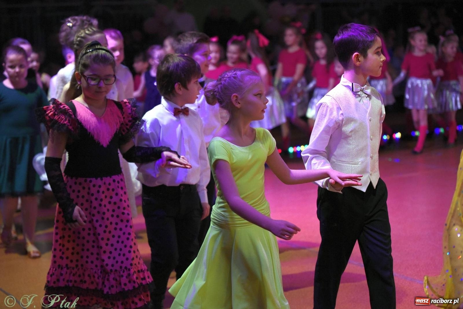 Zdjęcie w galerii na portalu naszraciborz.pl: XVI Karnawałowa Rewia Tańca w Raciborzu - dzień drugi [FOTO i WIDEO] wiadomości z regionu