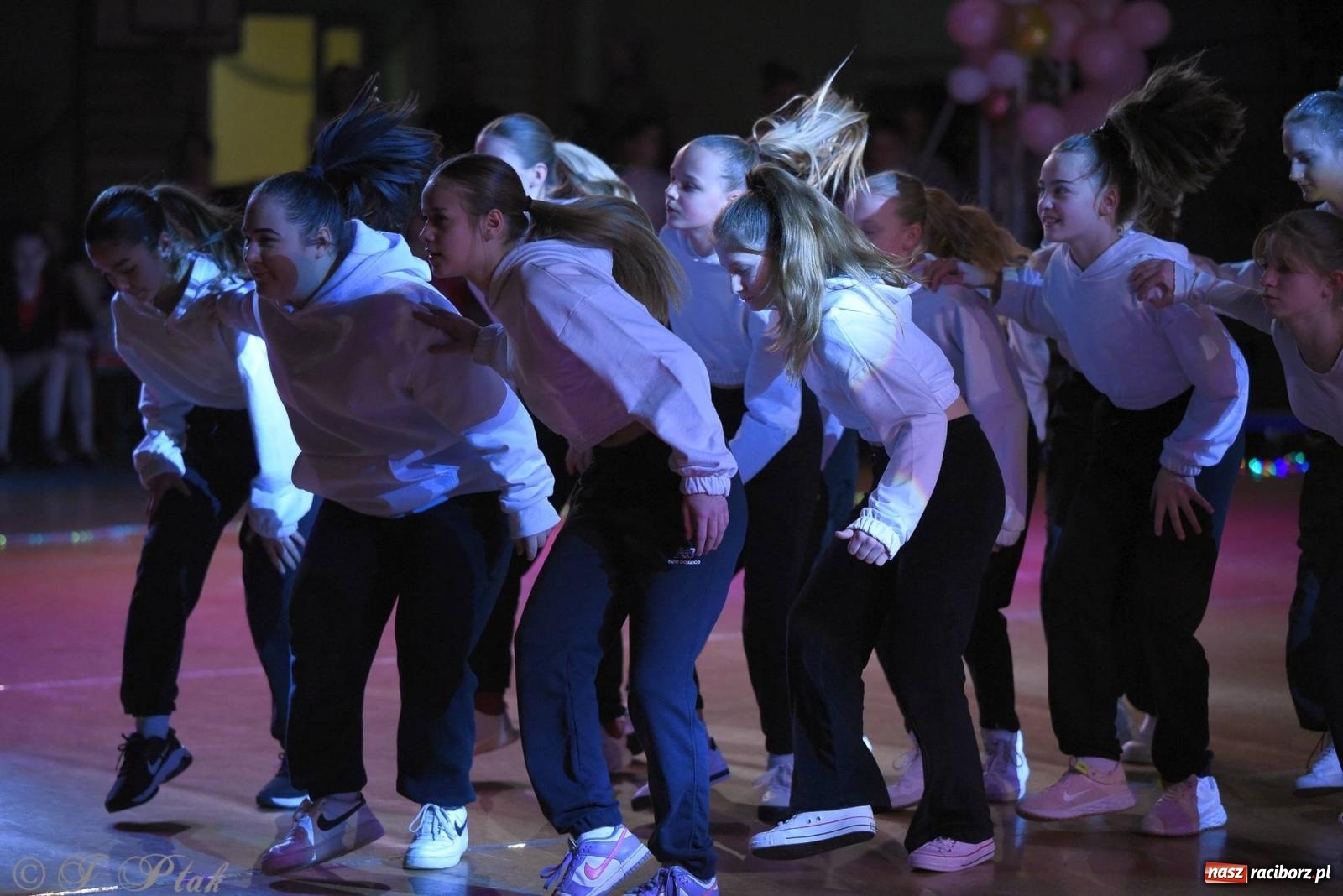 Zdjęcie w galerii na portalu naszraciborz.pl: XVI Karnawałowa Rewia Tańca w Raciborzu - dzień drugi [FOTO i WIDEO] wiadomości z regionu