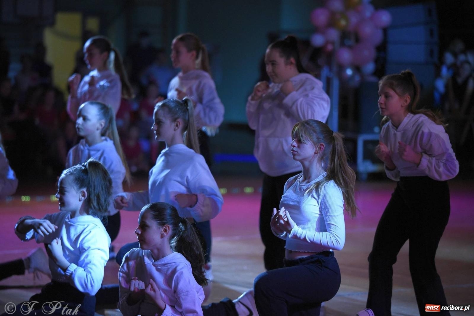 Zdjęcie w galerii na portalu naszraciborz.pl: XVI Karnawałowa Rewia Tańca w Raciborzu - dzień drugi [FOTO i WIDEO] wiadomości z regionu