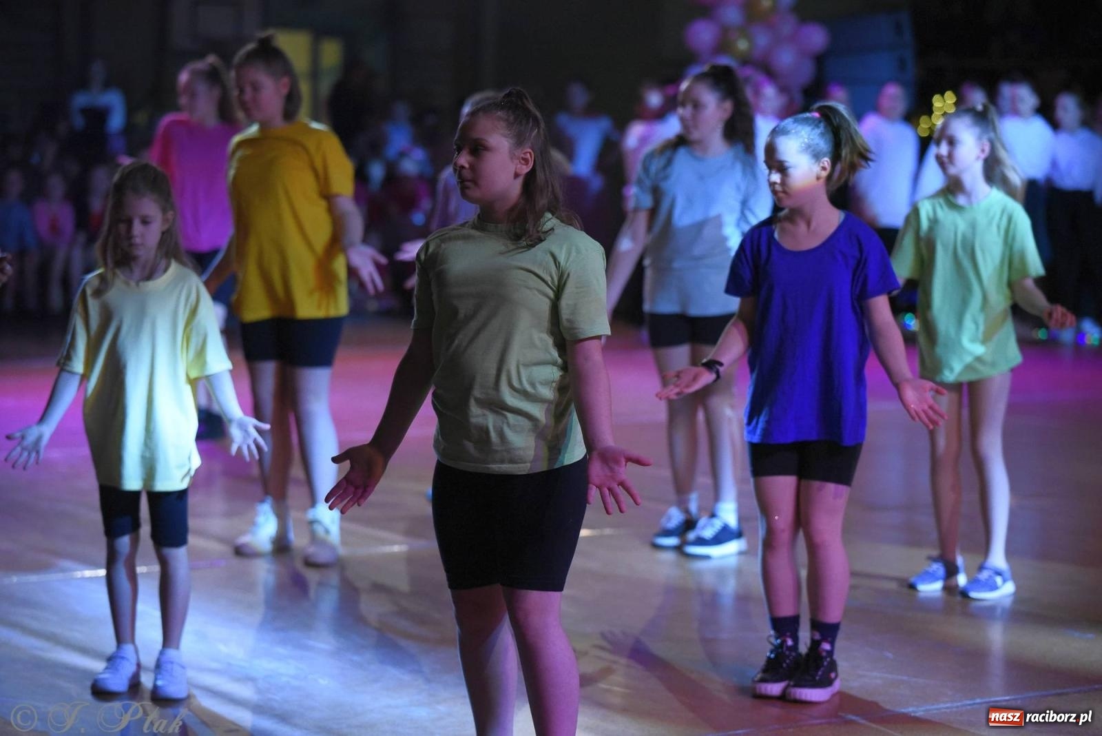 Zdjęcie w galerii na portalu naszraciborz.pl: XVI Karnawałowa Rewia Tańca w Raciborzu - dzień drugi [FOTO i WIDEO] wiadomości z regionu