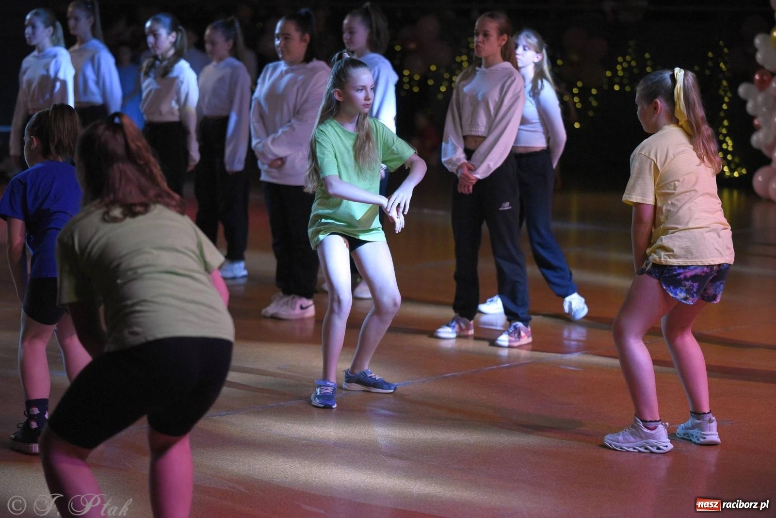 Zdjęcie w galerii na portalu naszraciborz.pl: XVI Karnawałowa Rewia Tańca w Raciborzu - dzień drugi [FOTO i WIDEO] wiadomości z regionu