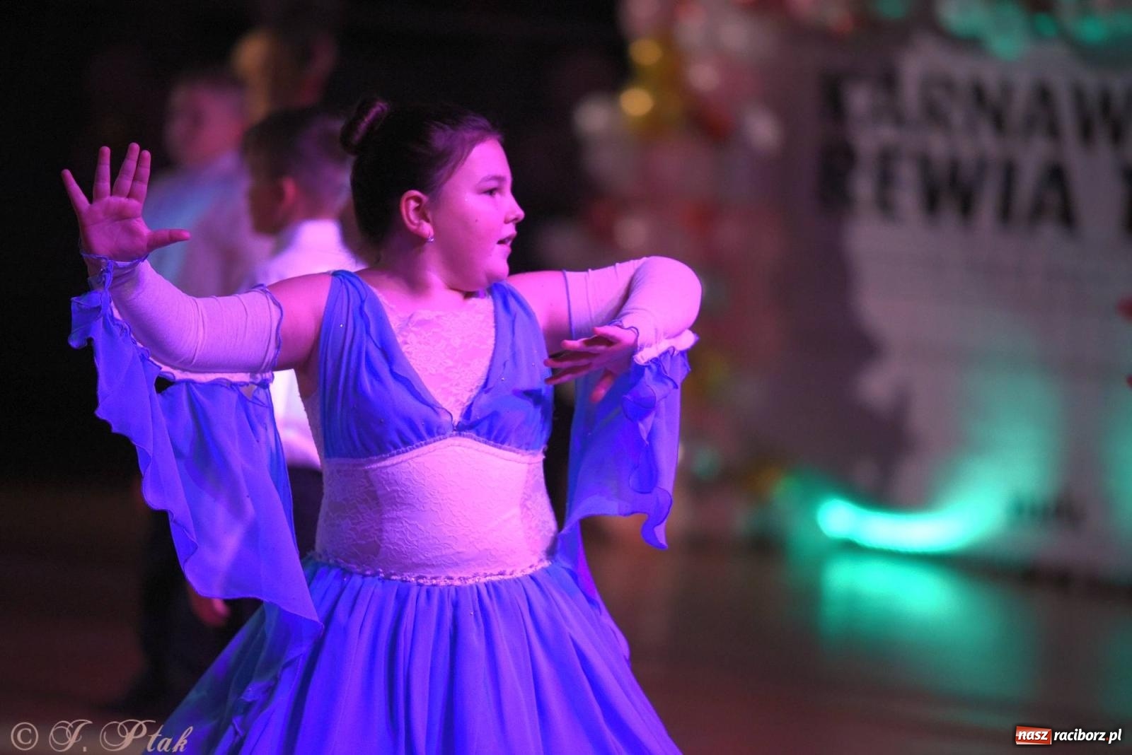 Zdjęcie w galerii na portalu naszraciborz.pl: XVI Karnawałowa Rewia Tańca w Raciborzu - dzień drugi [FOTO i WIDEO] wiadomości z regionu