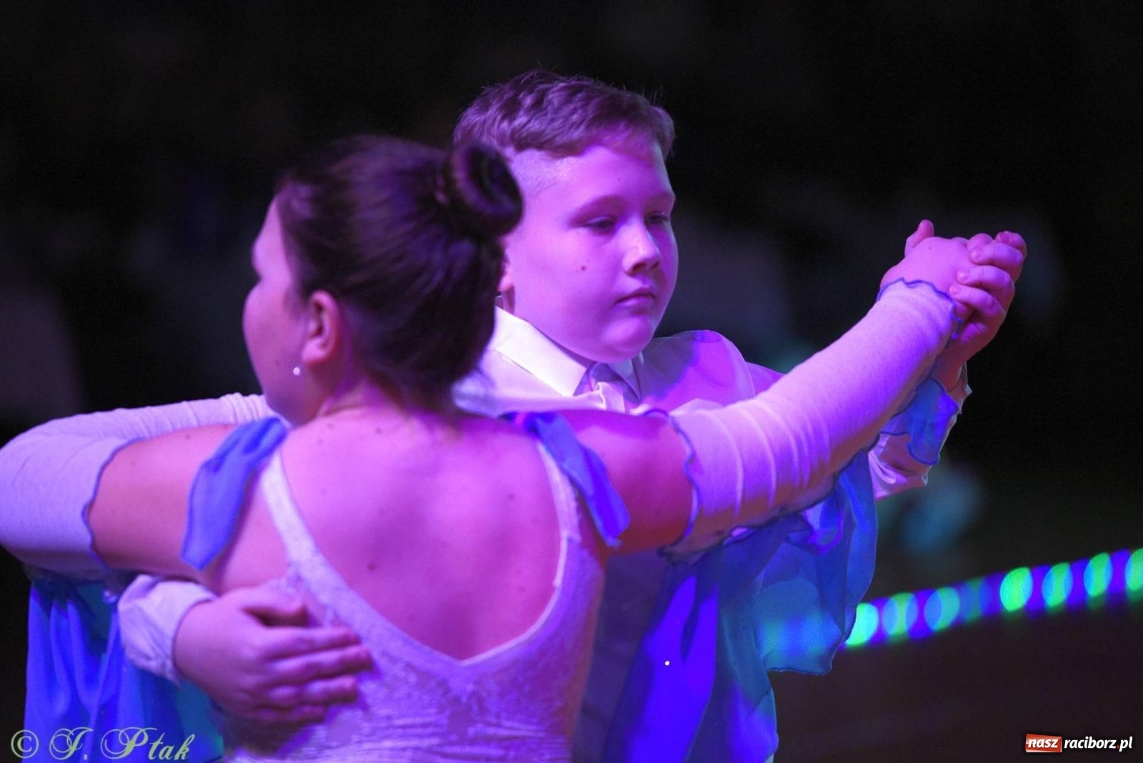 Zdjęcie w galerii na portalu naszraciborz.pl: XVI Karnawałowa Rewia Tańca w Raciborzu - dzień drugi [FOTO i WIDEO] wiadomości z regionu