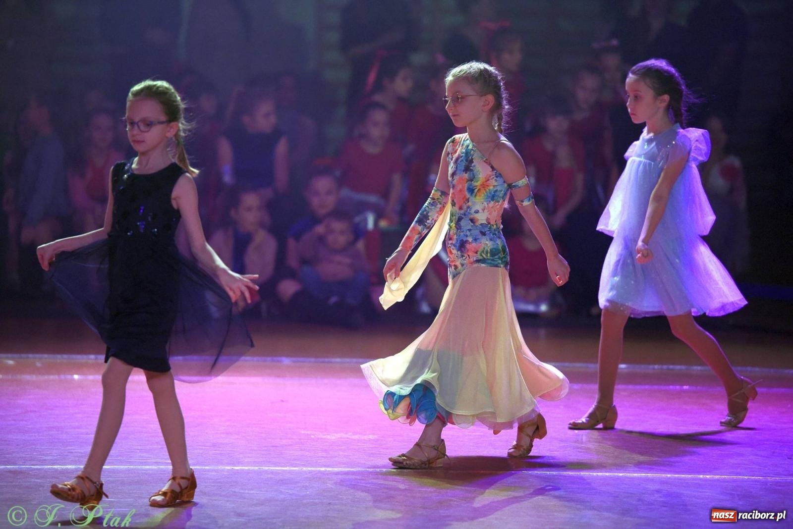 Zdjęcie w galerii na portalu naszraciborz.pl: XVI Karnawałowa Rewia Tańca w Raciborzu - dzień drugi [FOTO i WIDEO] wiadomości z regionu
