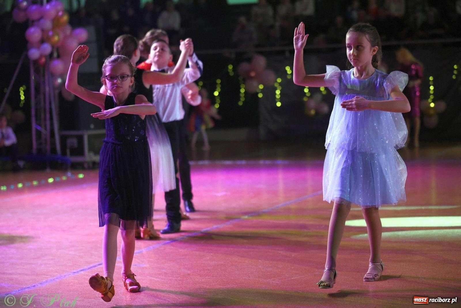 Zdjęcie w galerii na portalu naszraciborz.pl: XVI Karnawałowa Rewia Tańca w Raciborzu - dzień drugi [FOTO i WIDEO] wiadomości z regionu