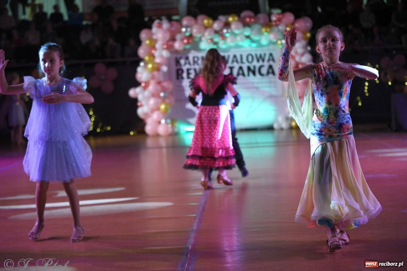 Zdjęcie w galerii na portalu naszraciborz.pl: XVI Karnawałowa Rewia Tańca w Raciborzu - dzień drugi [FOTO i WIDEO] wiadomości z regionu