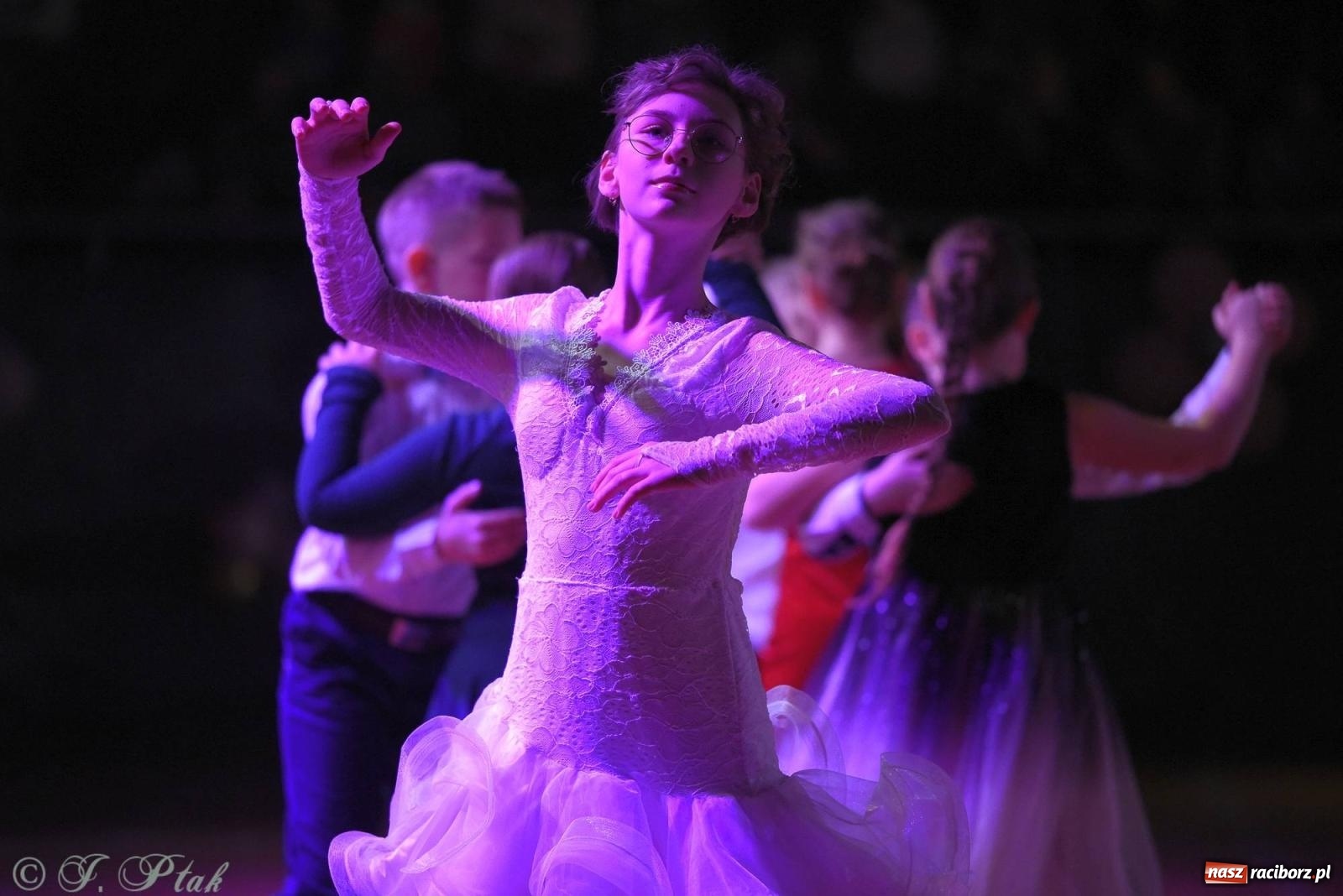 Zdjęcie w galerii na portalu naszraciborz.pl: XVI Karnawałowa Rewia Tańca w Raciborzu - dzień drugi [FOTO i WIDEO] wiadomości z regionu