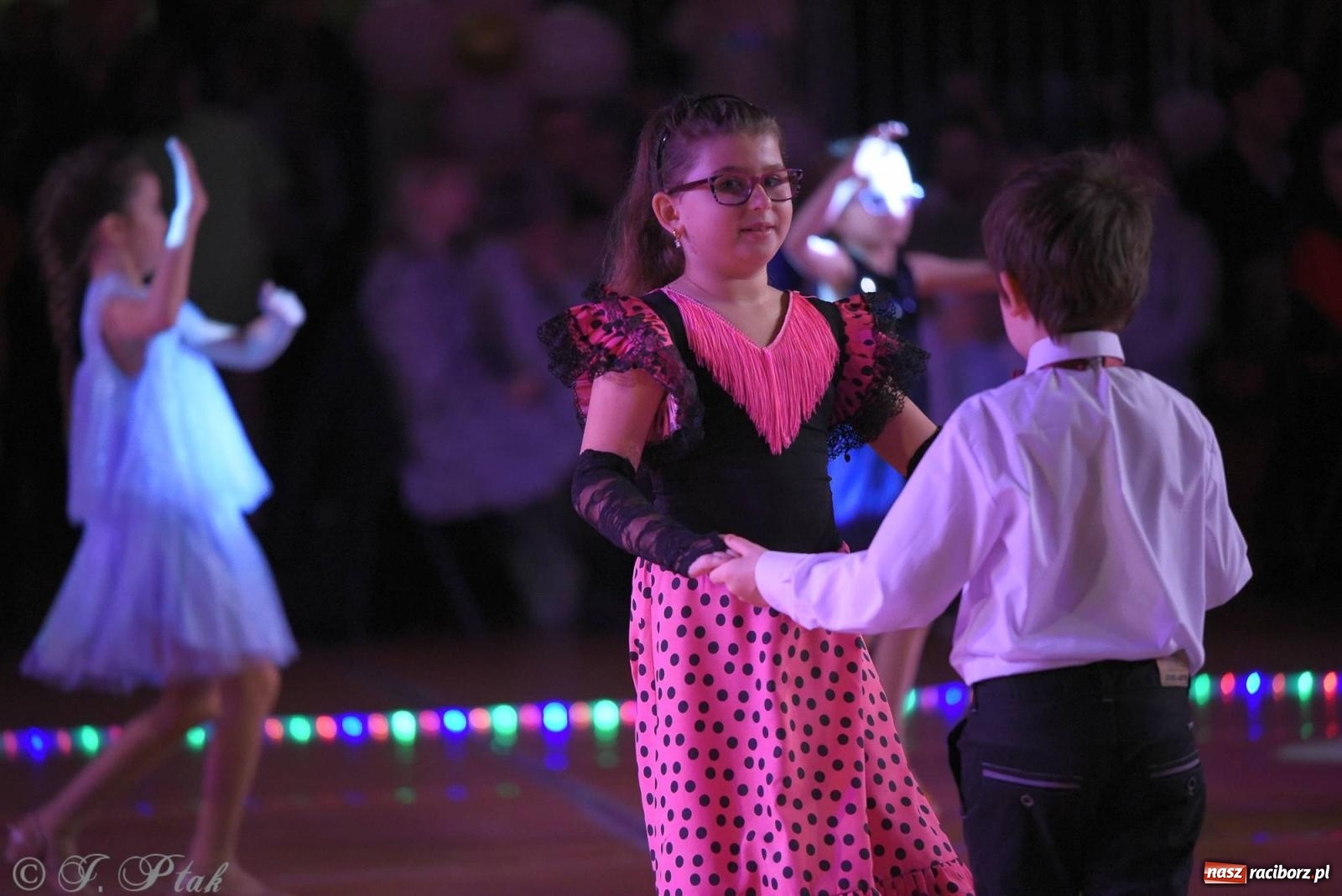 Zdjęcie w galerii na portalu naszraciborz.pl: XVI Karnawałowa Rewia Tańca w Raciborzu - dzień drugi [FOTO i WIDEO] wiadomości z regionu