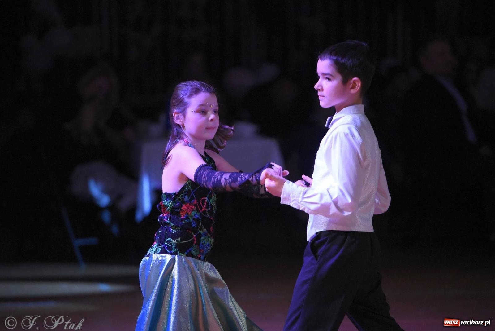 Zdjęcie w galerii na portalu naszraciborz.pl: XVI Karnawałowa Rewia Tańca w Raciborzu - dzień drugi [FOTO i WIDEO] wiadomości z regionu