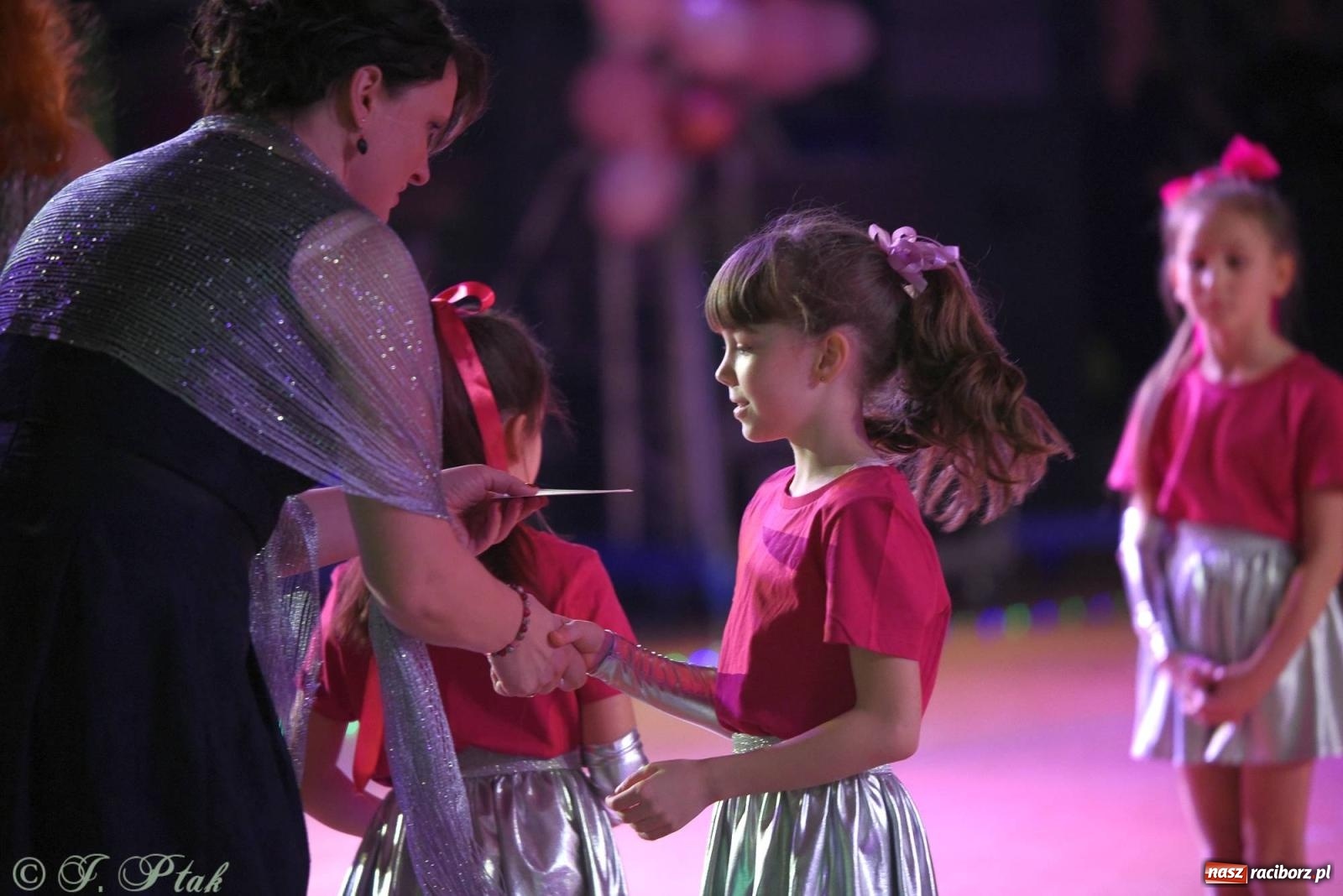 Zdjęcie w galerii na portalu naszraciborz.pl: XVI Karnawałowa Rewia Tańca w Raciborzu - dzień drugi [FOTO i WIDEO] wiadomości z regionu