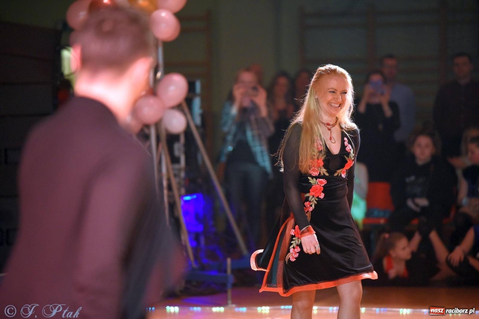 Zdjęcie w galerii na portalu naszraciborz.pl: XVI Karnawałowa Rewia Tańca w Raciborzu - dzień drugi [FOTO i WIDEO] wiadomości z regionu