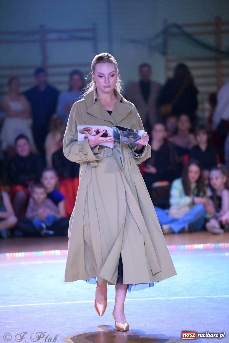 Zdjęcie w galerii na portalu naszraciborz.pl: XVI Karnawałowa Rewia Tańca w Raciborzu - dzień drugi [FOTO i WIDEO] wiadomości z regionu