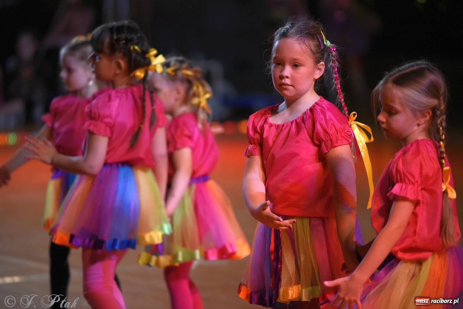 Zdjęcie w galerii na portalu naszraciborz.pl: XVI Karnawałowa Rewia Tańca w Raciborzu - dzień drugi [FOTO i WIDEO] wiadomości z regionu