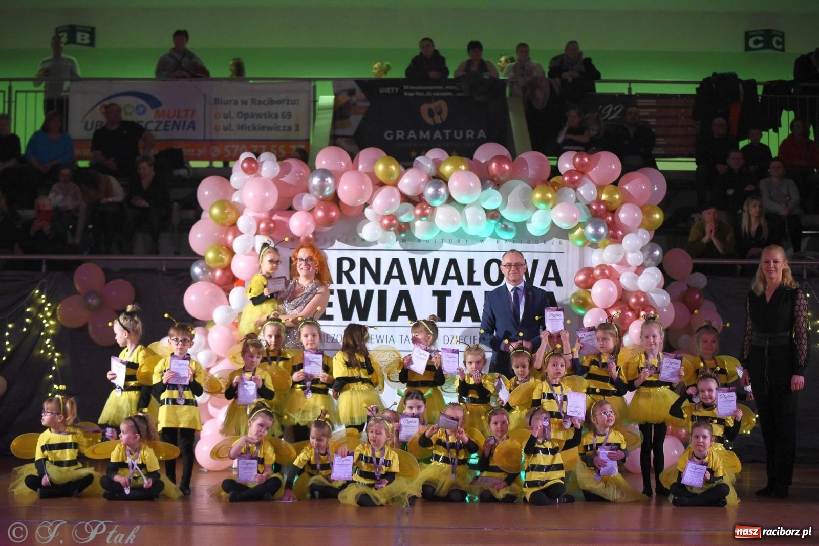 Zdjęcie w galerii na portalu naszraciborz.pl: XVI Karnawałowa Rewia Tańca w Raciborzu - dzień drugi [FOTO i WIDEO] wiadomości z regionu