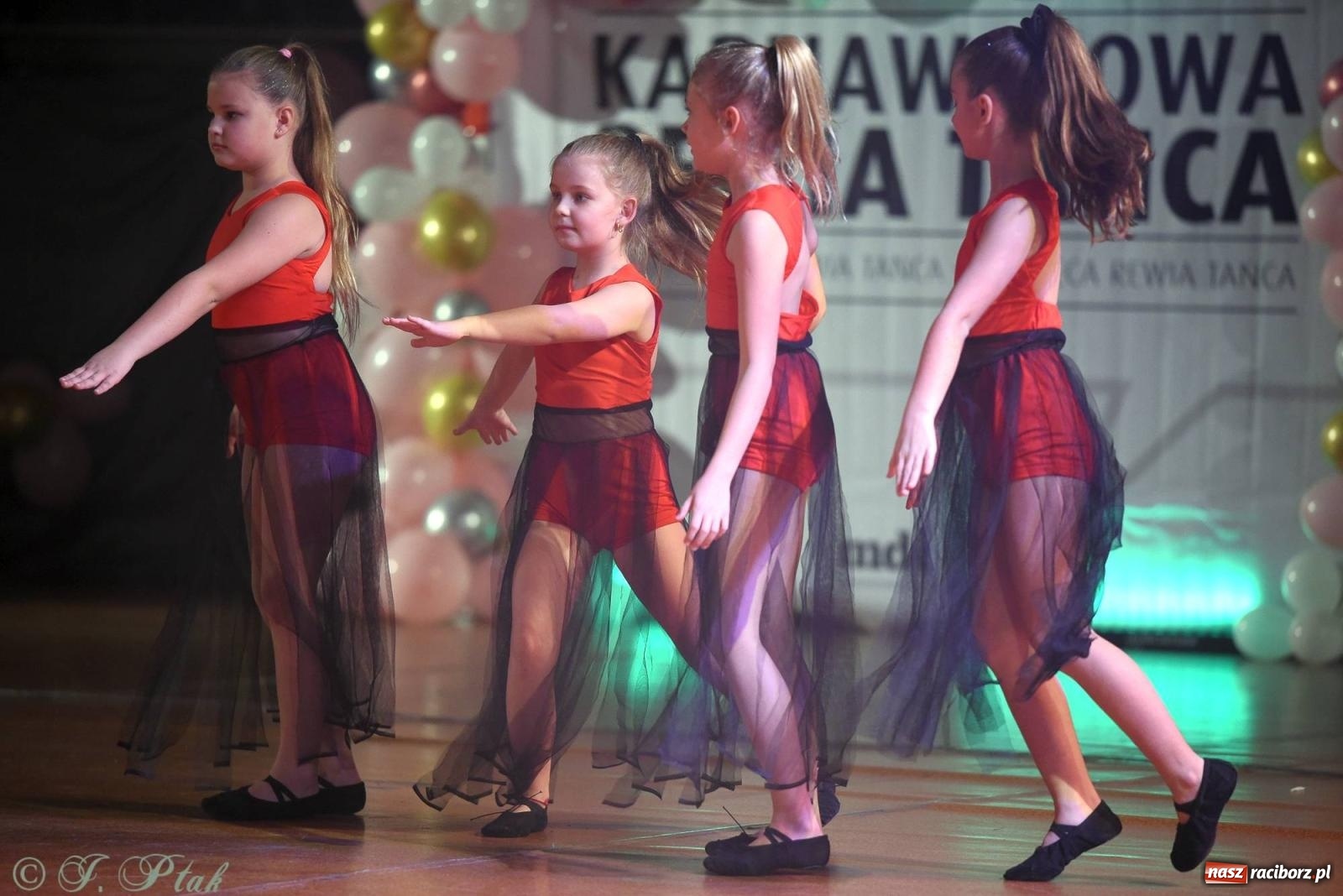 Zdjęcie w galerii na portalu naszraciborz.pl: XVI Karnawałowa Rewia Tańca w Raciborzu - dzień drugi [FOTO i WIDEO] wiadomości z regionu