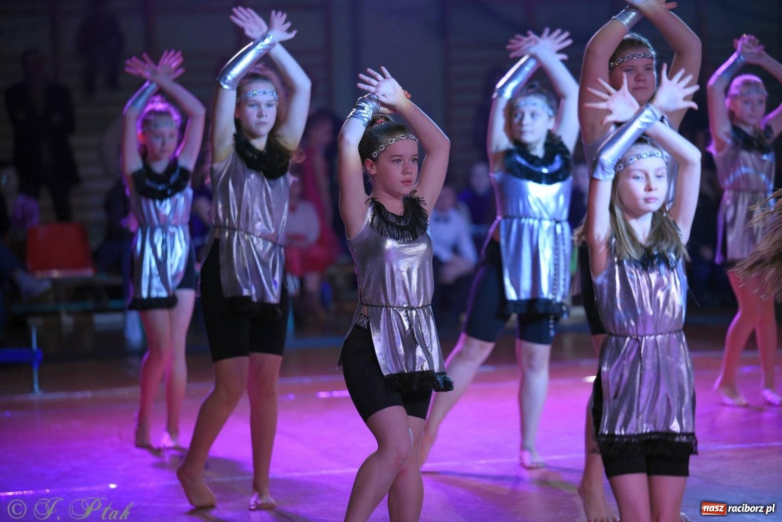 Zdjęcie w galerii na portalu naszraciborz.pl: XVI Karnawałowa Rewia Tańca w Raciborzu - dzień drugi [FOTO i WIDEO] wiadomości z regionu