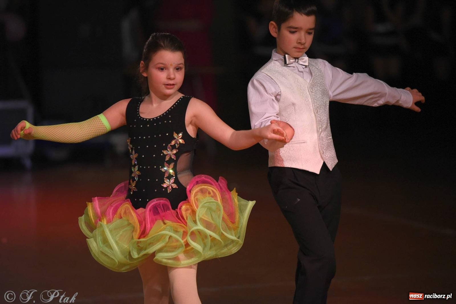 Zdjęcie w galerii na portalu naszraciborz.pl: XVI Karnawałowa Rewia Tańca w Raciborzu - dzień drugi [FOTO i WIDEO] wiadomości z regionu