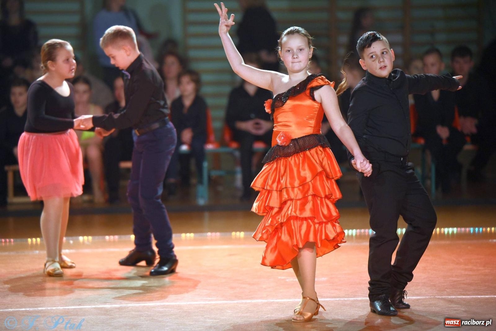 Zdjęcie w galerii na portalu naszraciborz.pl: XVI Karnawałowa Rewia Tańca w Raciborzu - dzień drugi [FOTO i WIDEO] wiadomości z regionu