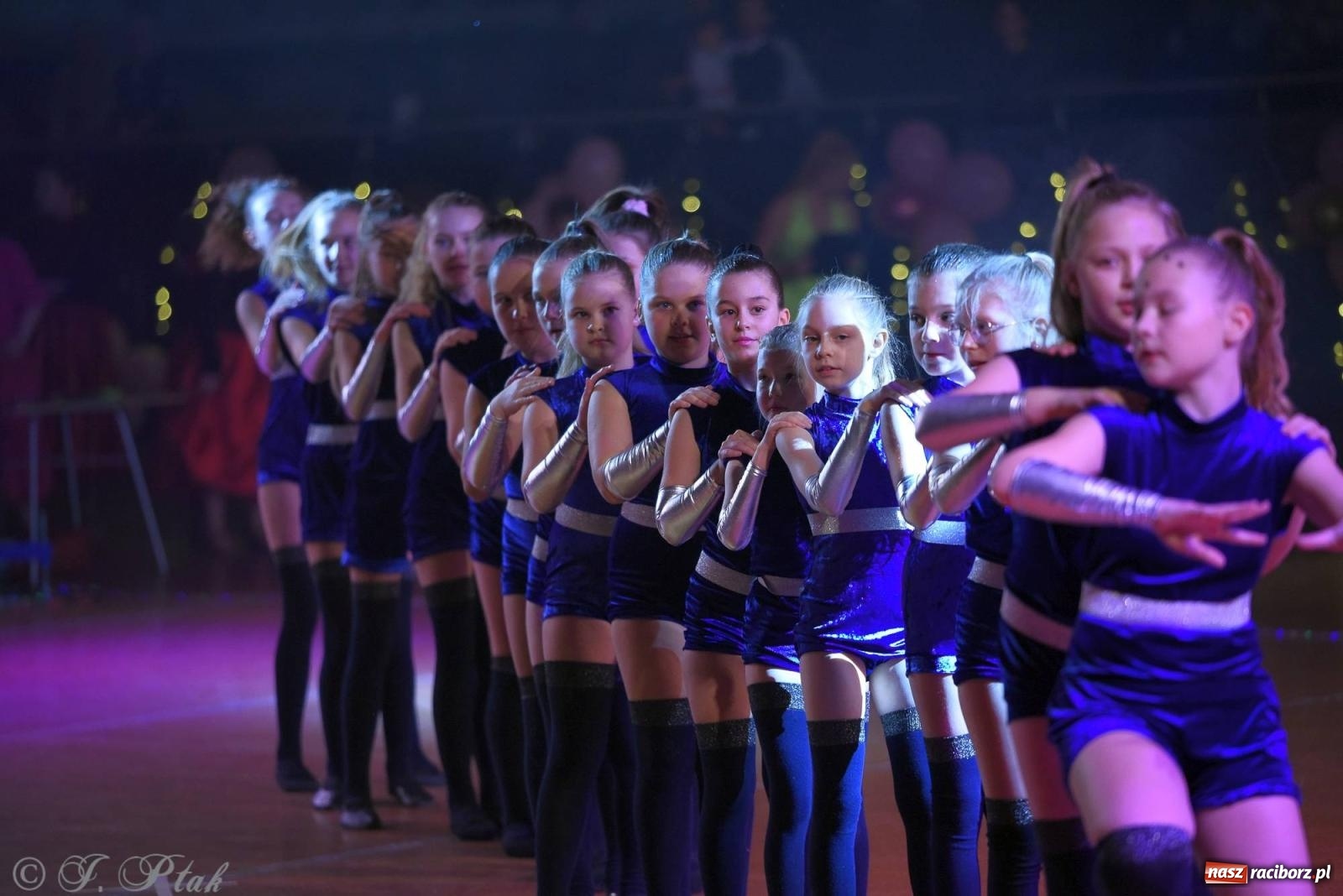 Zdjęcie w galerii na portalu naszraciborz.pl: XVI Karnawałowa Rewia Tańca w Raciborzu - dzień drugi [FOTO i WIDEO] wiadomości z regionu